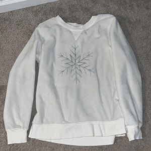 white snowflake crew! from target 🤍